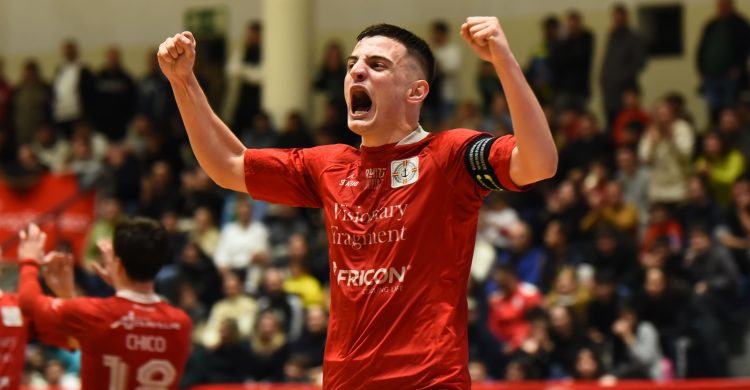 Caxinas vence e chega ao quinto lugar