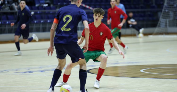 Dois jogadores de Vila do Conde chamados pelo selecionador de Portugal