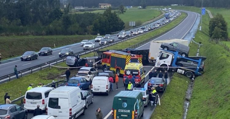 Acidente na A28 provoca pandemónio no trânsito