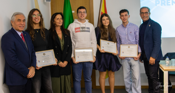 Alunos distinguidos com o Prémio Escolar Dr. Delfim Maia