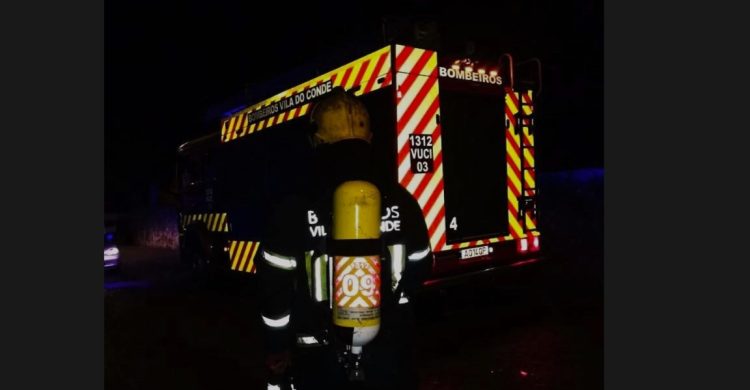 Vila do Conde: fogo de madrugada em casa antiga