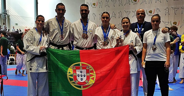 Vilacondenses brilharam no Mundial de Karaté