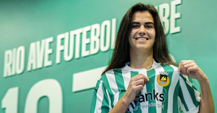 Rio Ave reforça linha atacante a pensar na subida