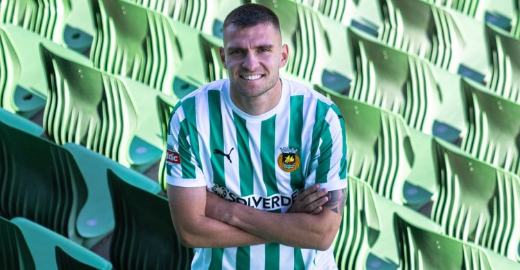 Jogador internacional reforça Rio Ave