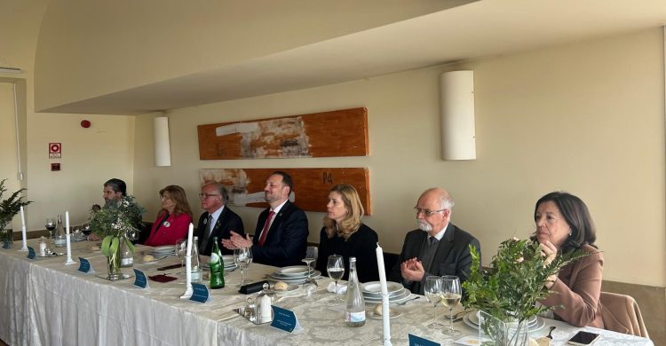 Lions celebrou aniversário, mas as prendas foram para o MADI e para a Santa Casa