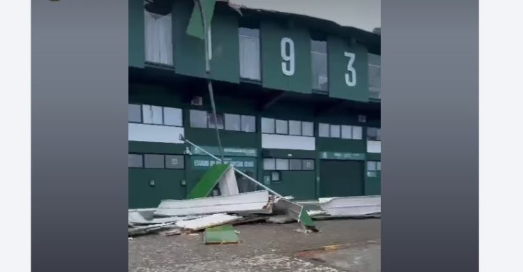 Ventania causou danos significativos no estádio do Rio Ave