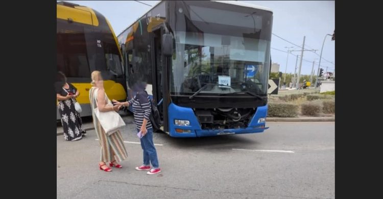 Póvoa de Varzim / Vila do Conde: acidente entre Metro e autocarro
