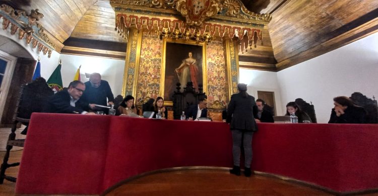 Vila do Conde: mais uma reunião de câmara com “troca de galhardetes”