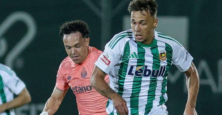 Rio Ave sem portugueses não consegue travar FC do Porto